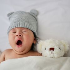 Dunstan babytaal baby moe slapen
